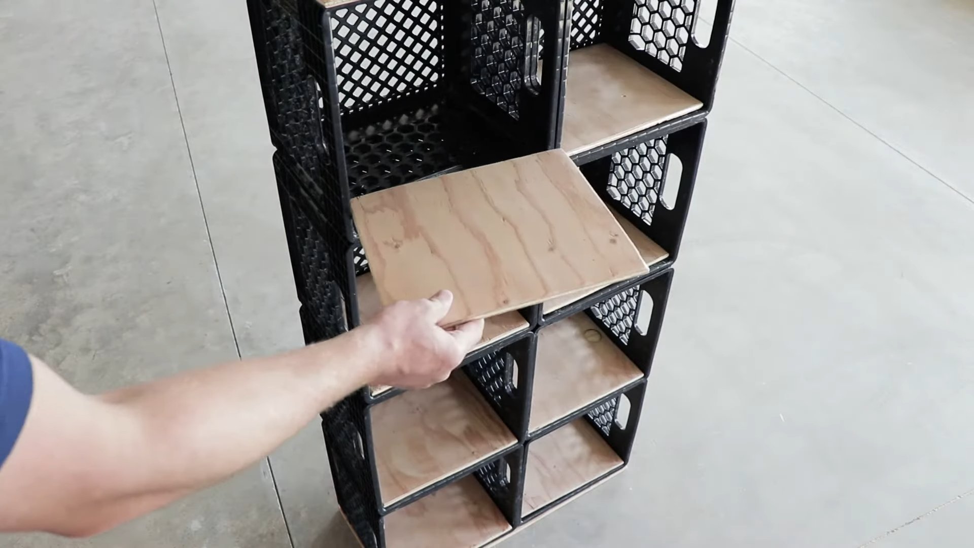 Milchkisten Regal selber bauen